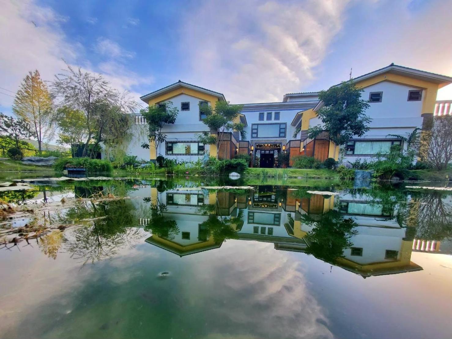 山花映水紅莊園民宿 Apartment Yuemei Exterior photo